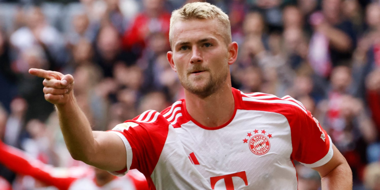 Manchester United contracteert de 25-jarige Nederlandse verdediger De Ligt van Bayern